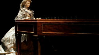 See Marie Antoinette's Piano-Playing LadyRobot